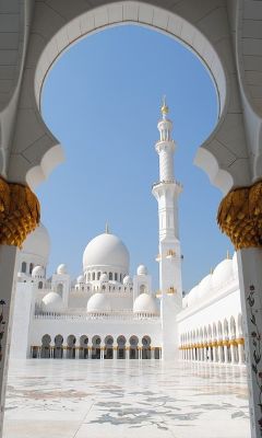 Abu Dhabi A Middle Eastern gem full of of art, architecture and adventure