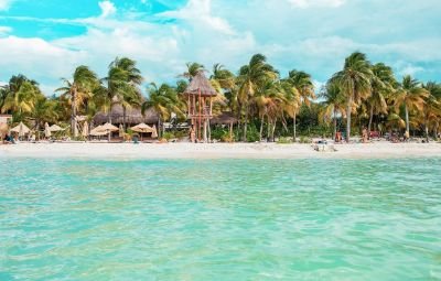 playa-mujeres-hero1